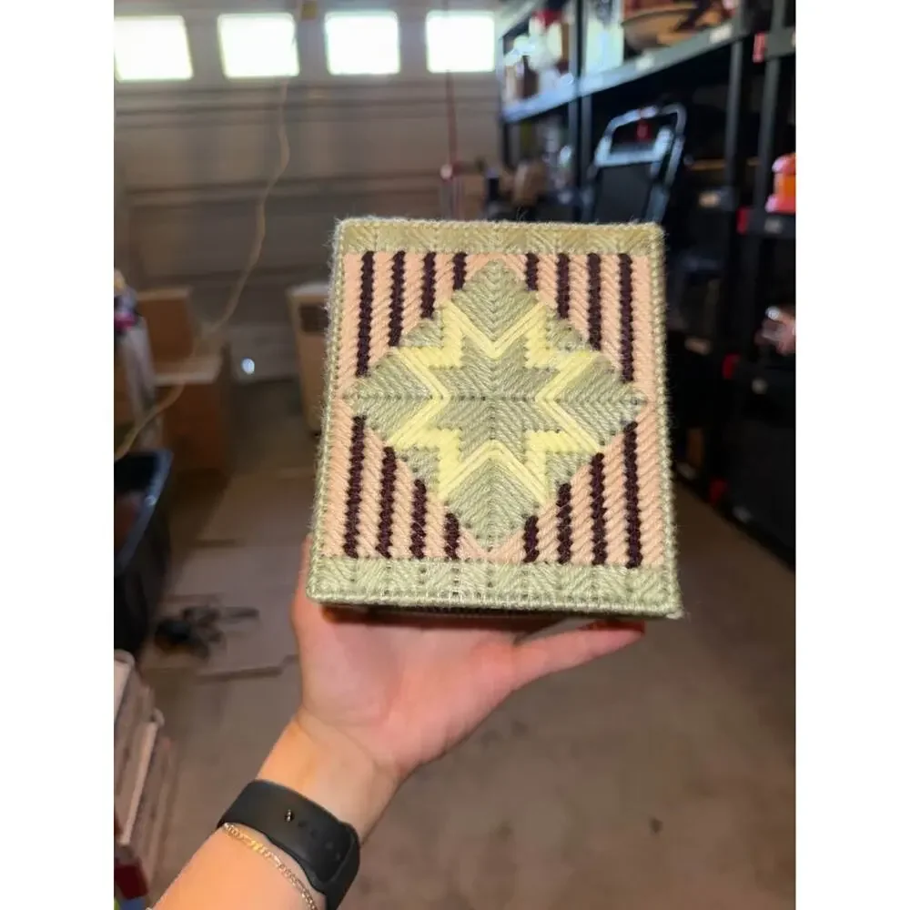 Handmade Plastic Canvas Star Pattern Holder
